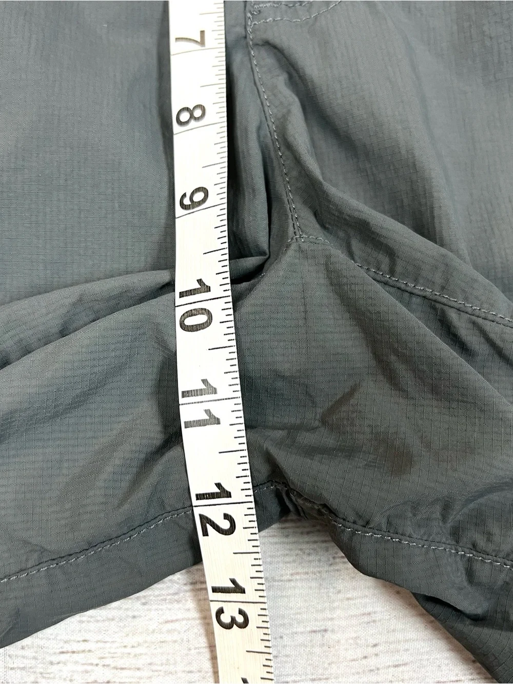 Columbia Women's Gray Hiking Outdoor Omni Shade Quick Dry Size 12 Gorpcore Nylon - Picture 10 of 11